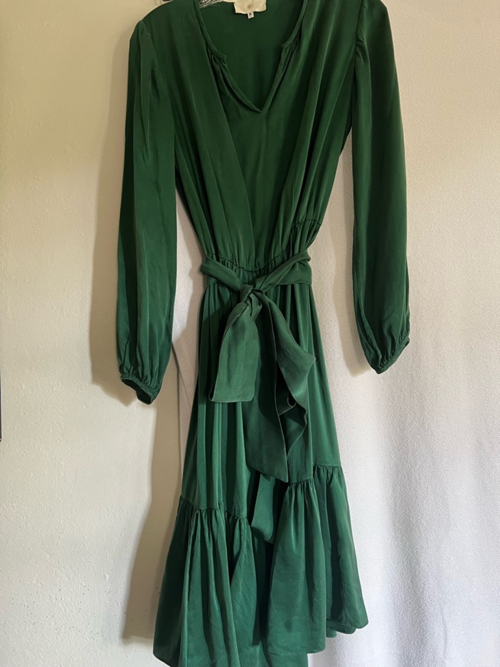 Deep Emerald Long-Sleeve V-Neck Tiered Midi Dress